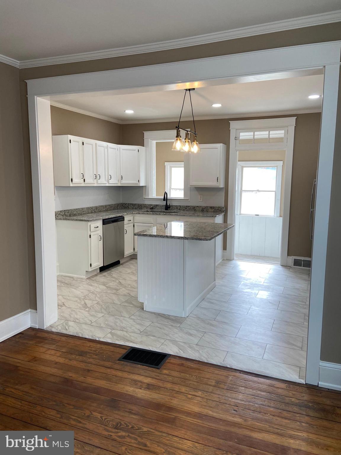 228 East New Street Lititz, PA 17543 - Photo 3 of 10