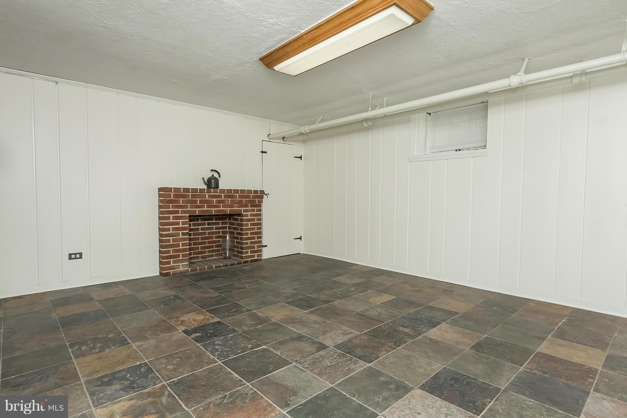 339 Tunbridge Road Baltimore, MD 21212 - Photo 16 of 28 Family Room