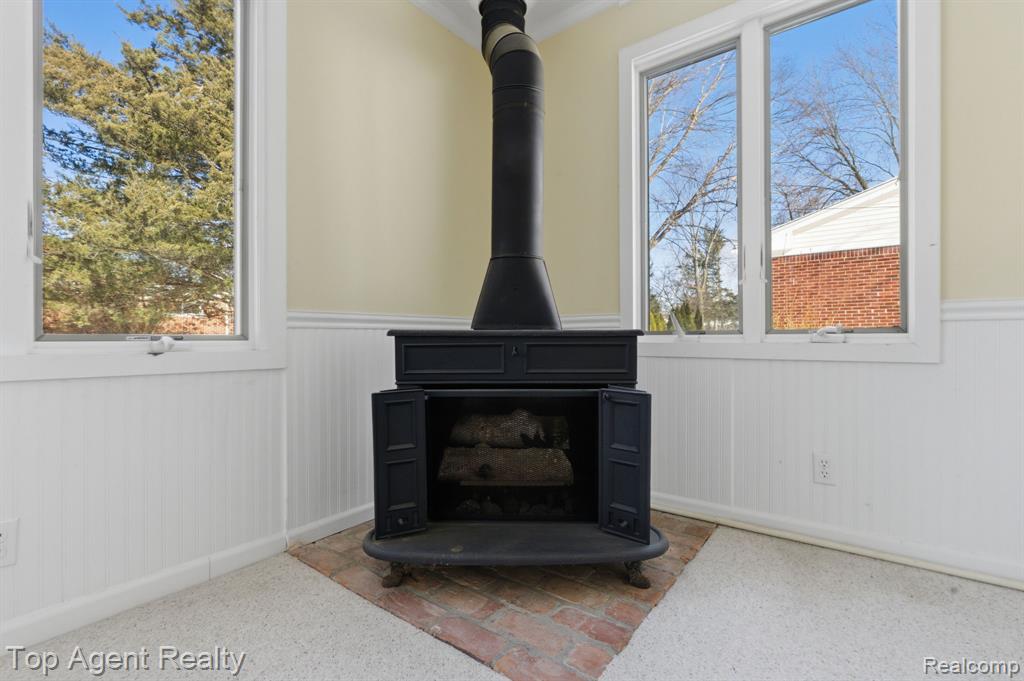 32306 Baintree Road Farmington Hills, MI 48334 - Photo 22 of 42