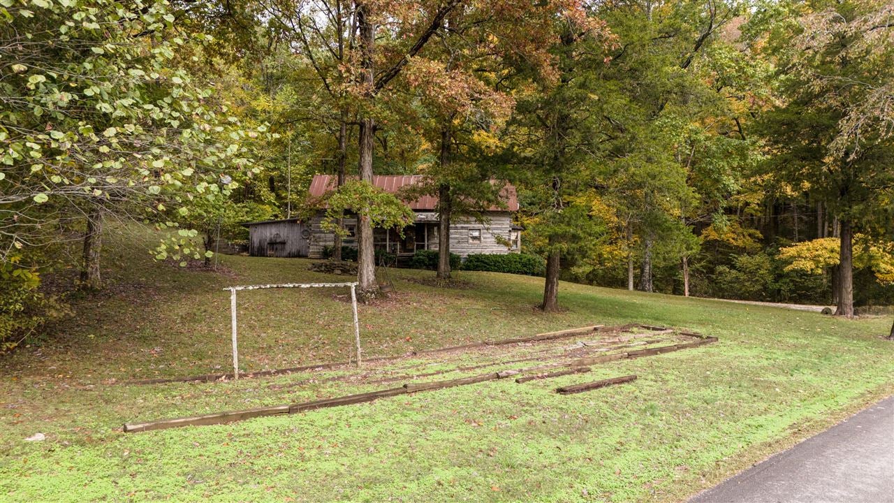 425 Briggs Lake Road Russellville, KY 42276 - Photo 6 of 60 Gallery Image 6