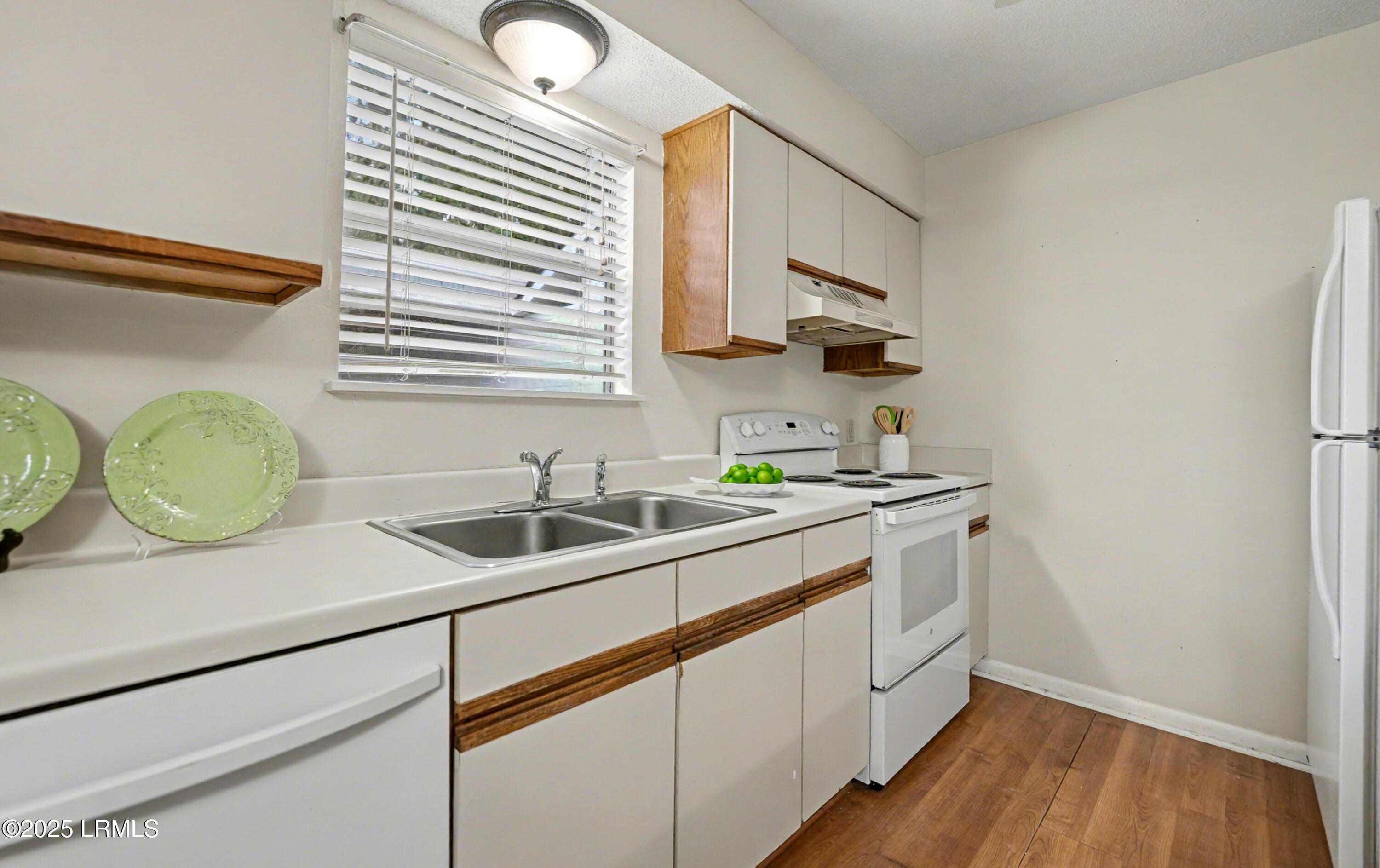 900 State Rd S-7-297, Unit A2 Beaufort, SC 29902 - Photo 12 of 44 11