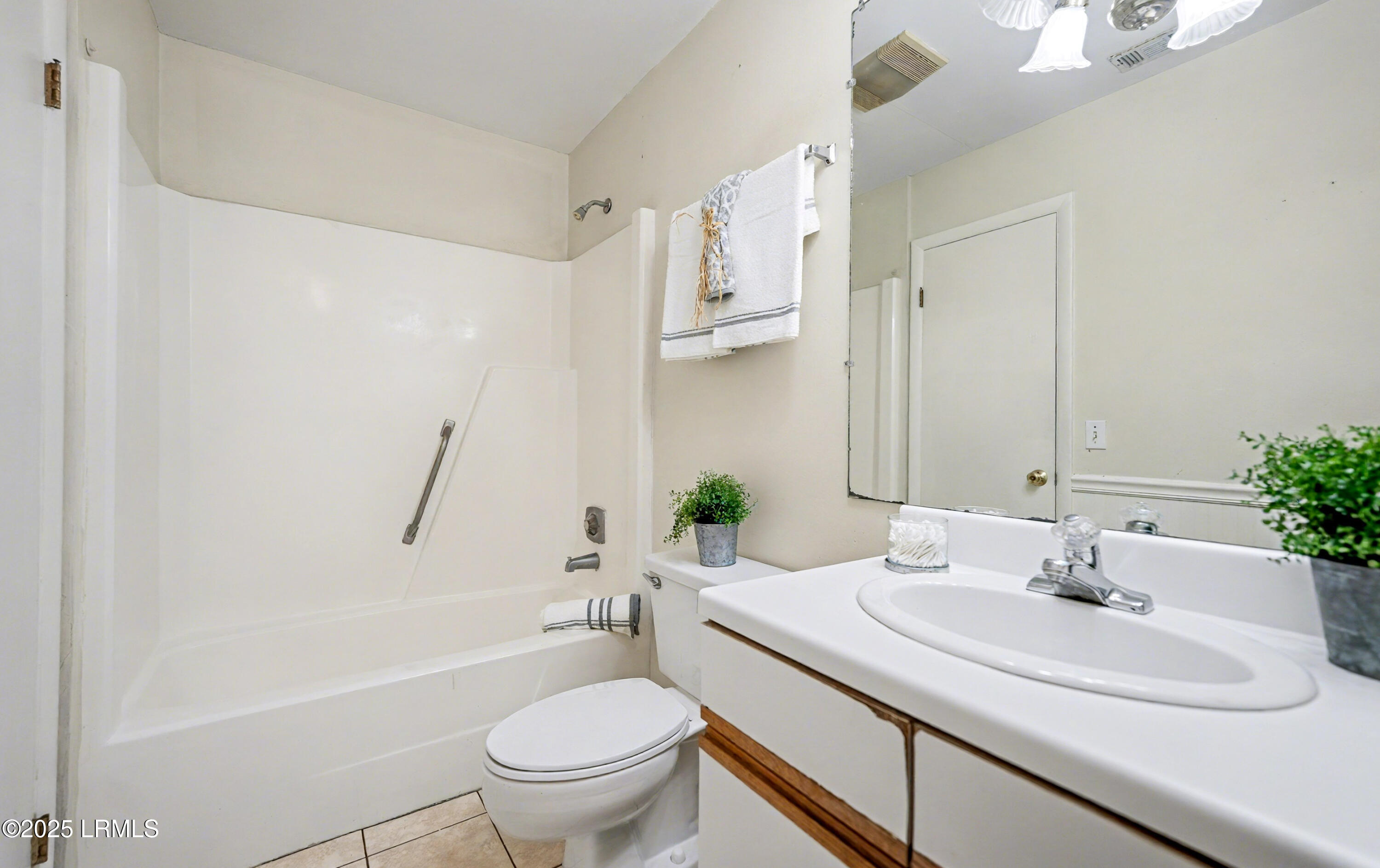 900 State Rd S-7-297, Unit A2 Beaufort, SC 29902 - Photo 27 of 44 26