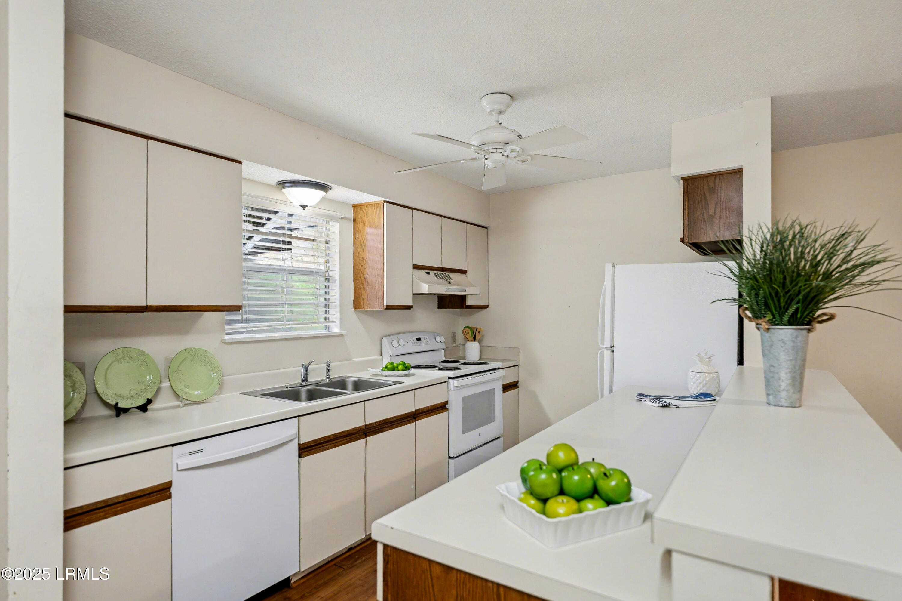 900 State Rd S-7-297, Unit A2 Beaufort, SC 29902 - Photo 10 of 44 9