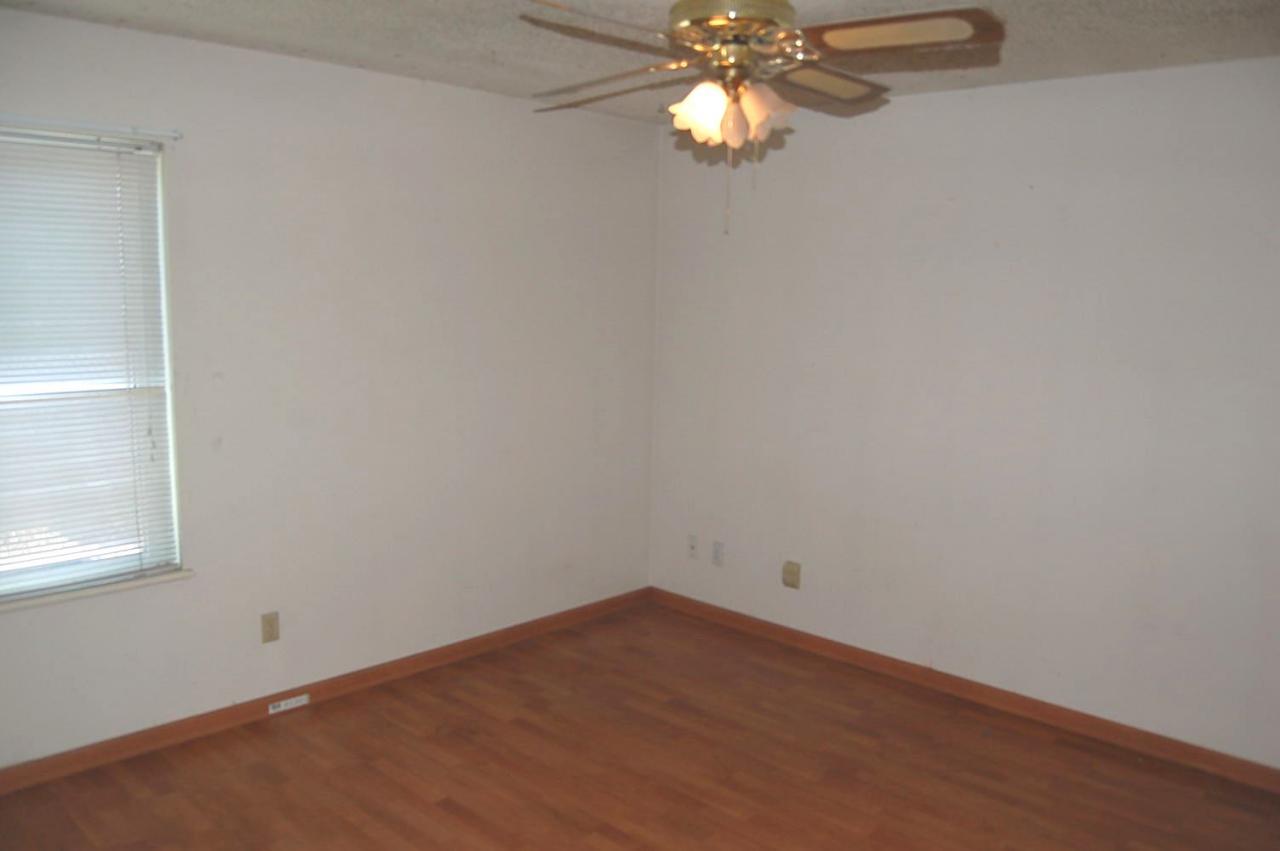 4231 West Hatcher Road Phoenix, AZ 85051 - Photo 6 of 9 MASTER