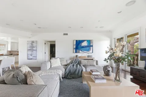 $1,195,000 | 11440 National Boulevard, Unit 16, Los Angeles, CA 90064