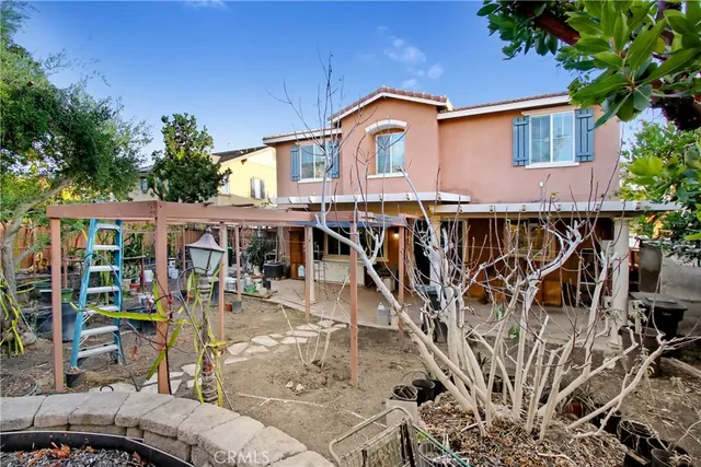 an outdoor view of the house