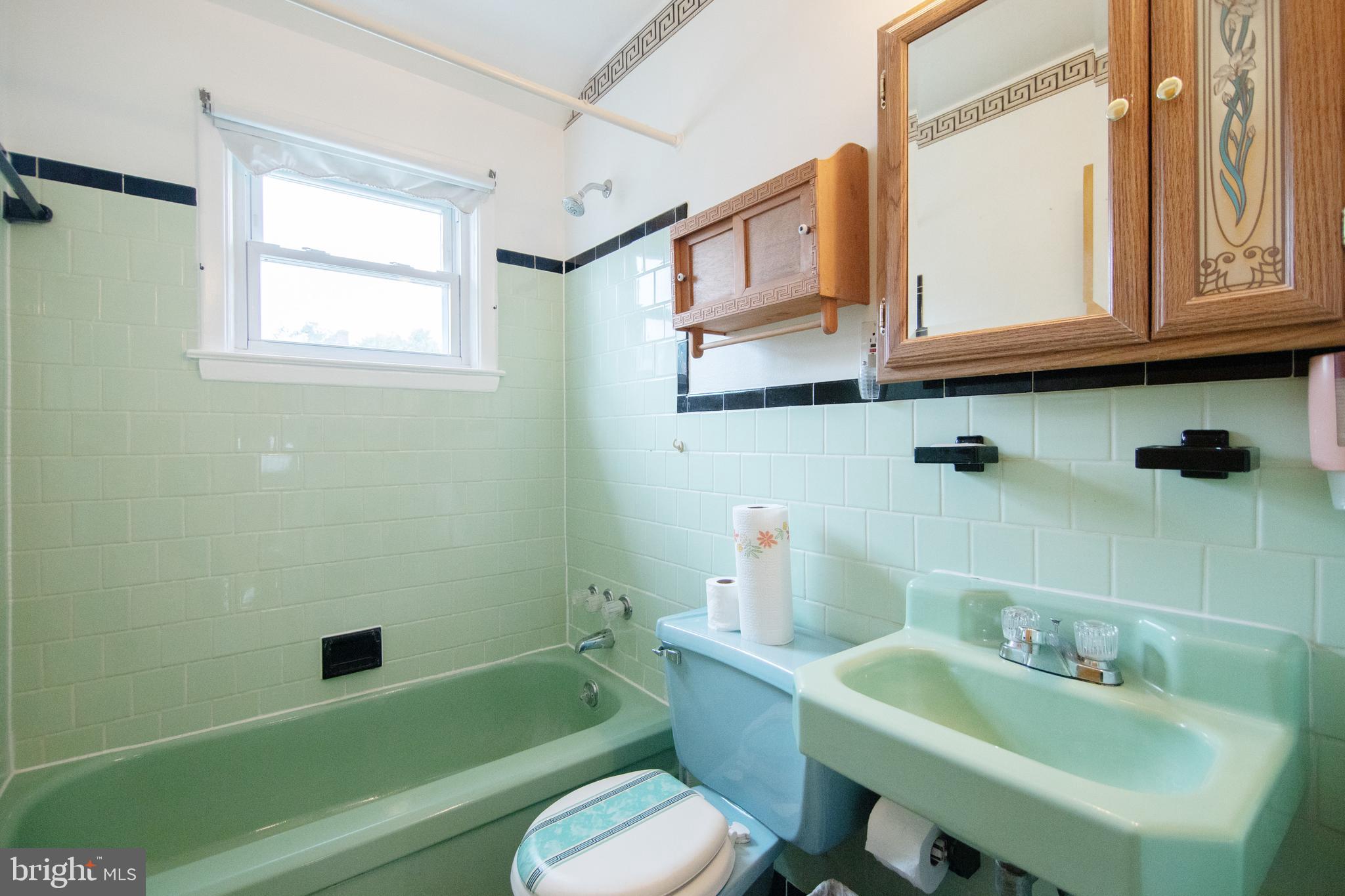 4424 Fenor Road Baltimore, MD 21227 - Photo 22 of 36