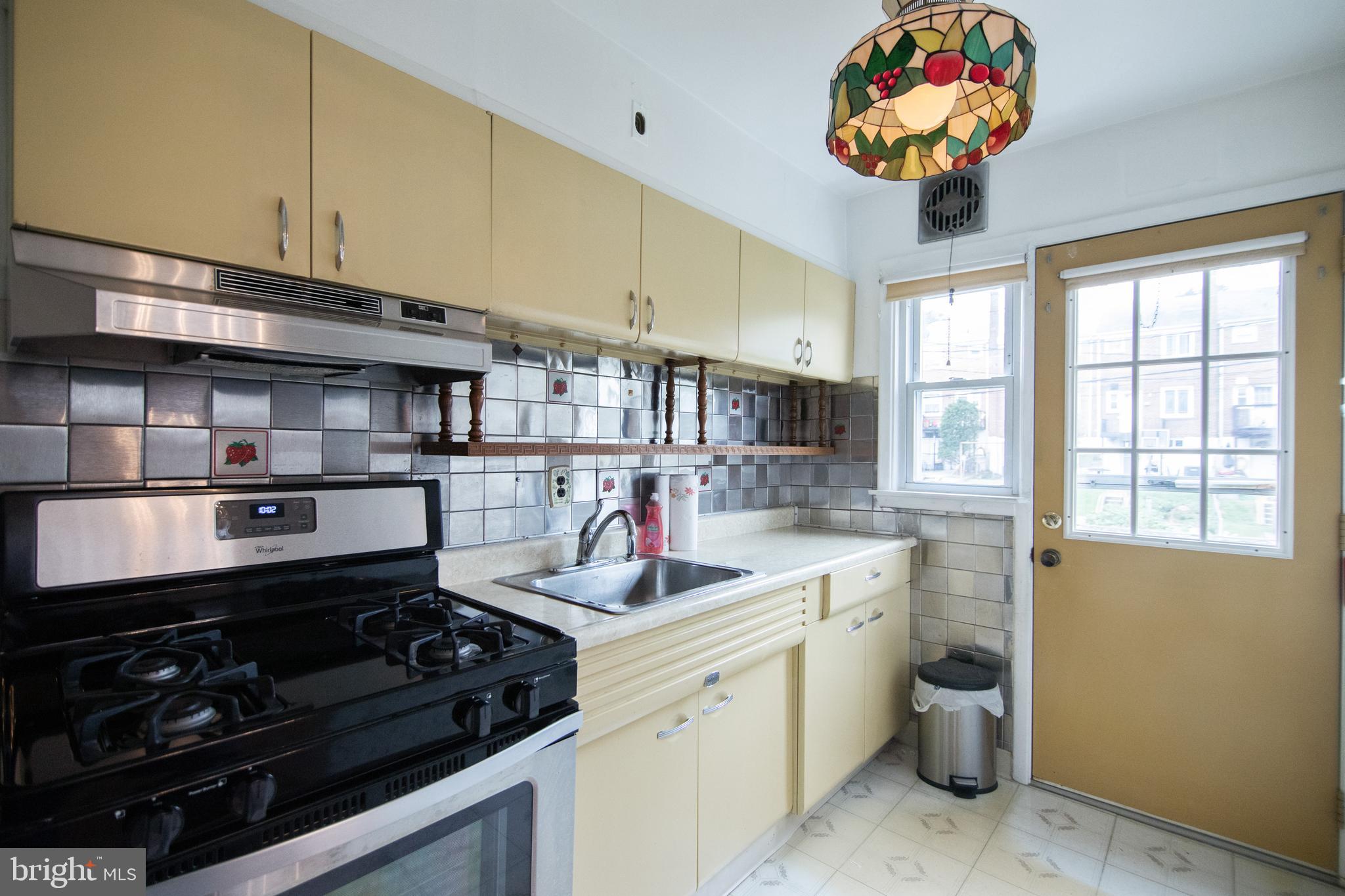 4424 Fenor Road Baltimore, MD 21227 - Photo 8 of 36
