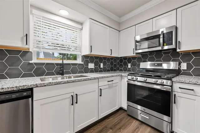 $369,000 | 1518 Sweet Grass Trail, Houston, TX 77090