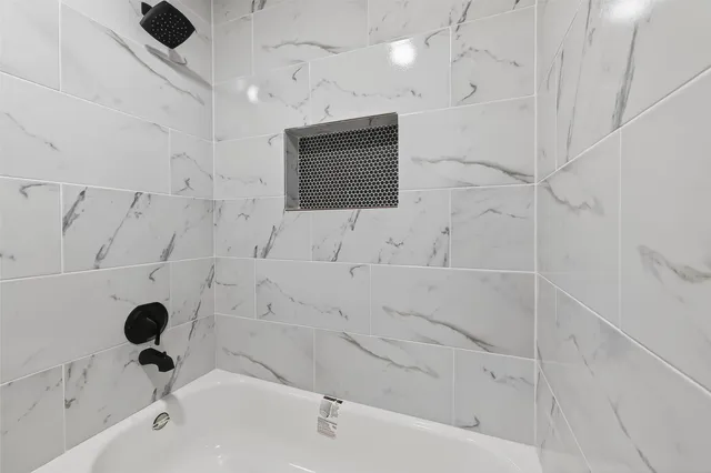 $369,000 | 1518 Sweet Grass Trail, Houston, TX 77090