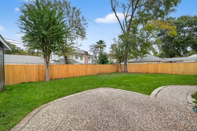 $369,000 | 1518 Sweet Grass Trail, Houston, TX 77090