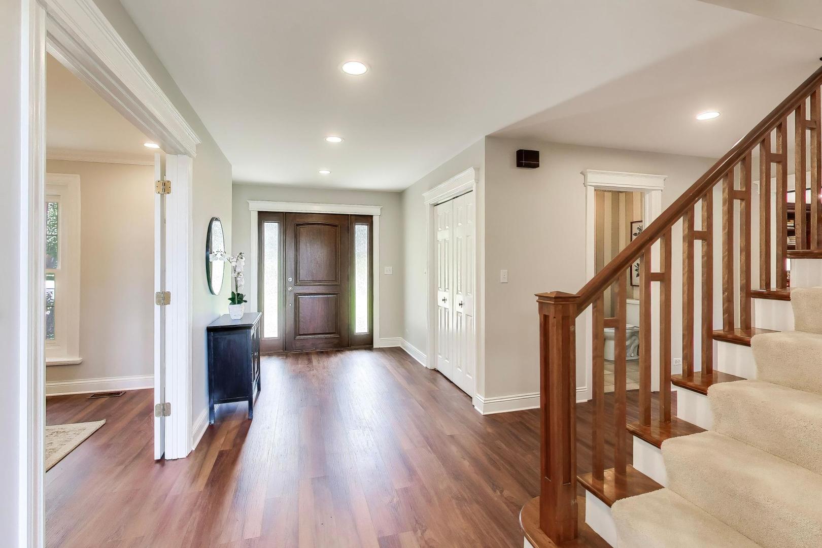 2074 Greenview Road Northbrook, IL 60062 - Photo 5 of 52 Gallery Image 5