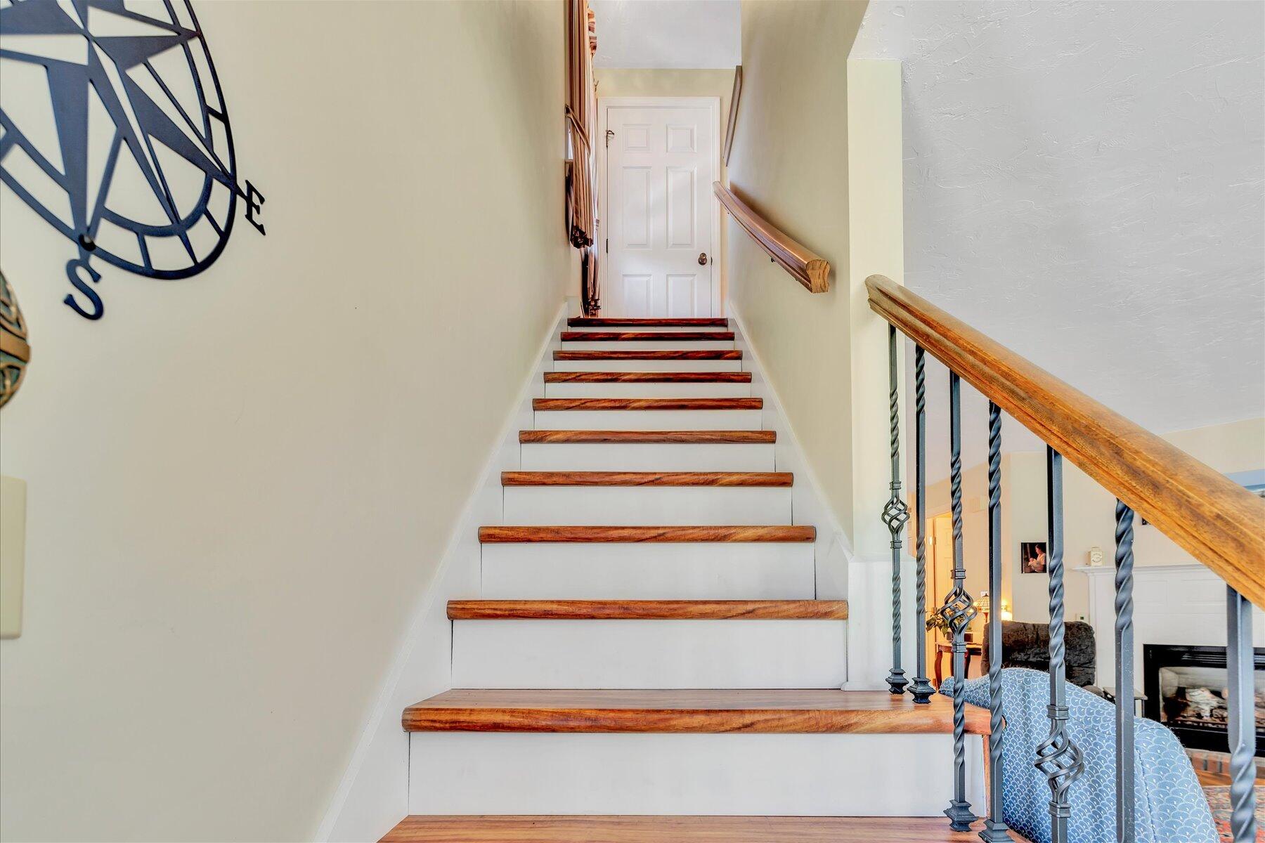 441 Buck Island Road, Unit B1 West Yarmouth, MA 02673 - Photo 15 of 31 a view of entryway