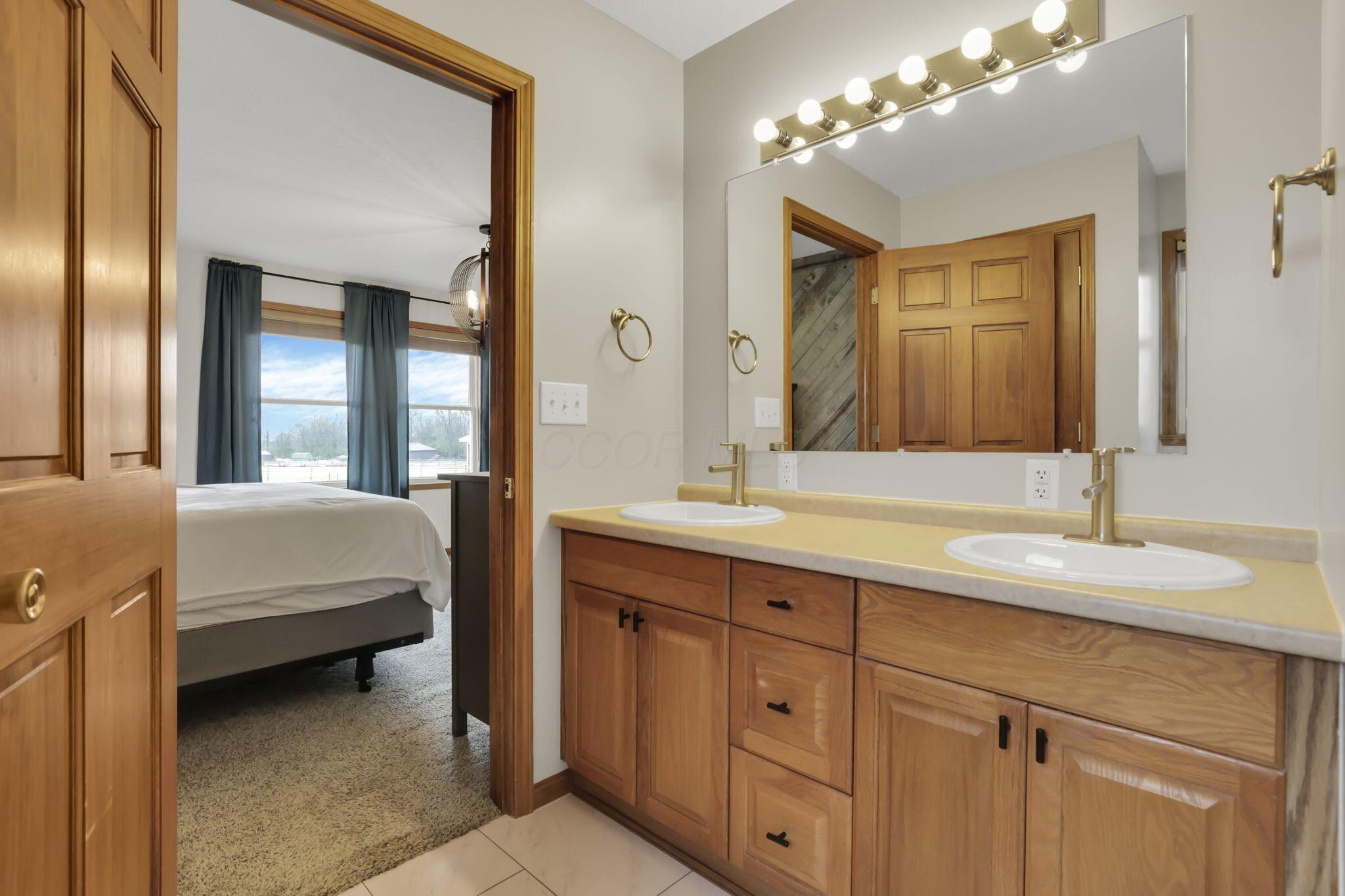 11851 Murlette Road Southwest Stoutsville, OH 43154 - Photo 24 of 44 Master Bath