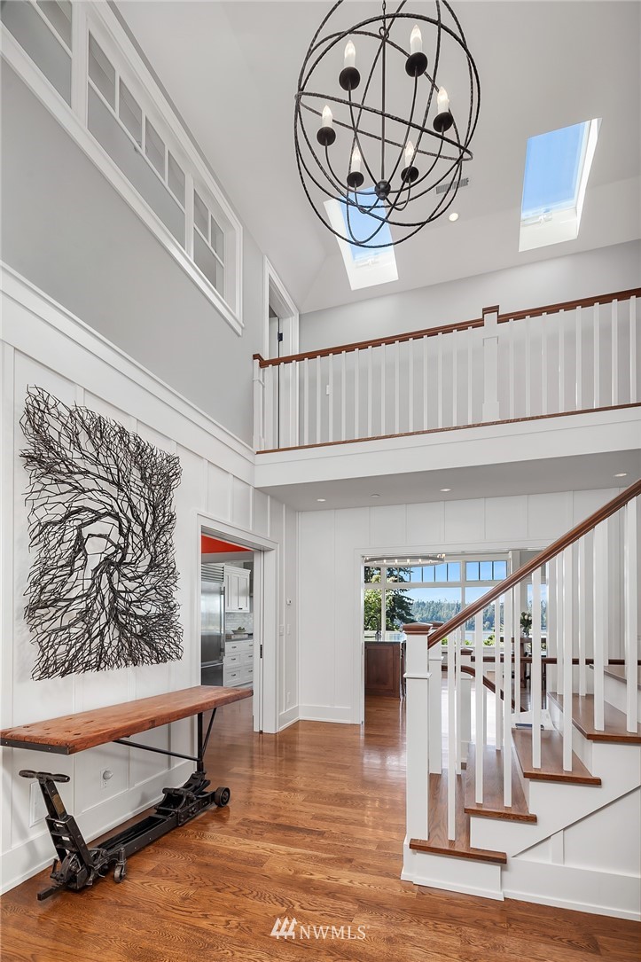 17 Brook Bay Road Mercer Island, WA 98040 - Photo 6 of 25 a view of entryway