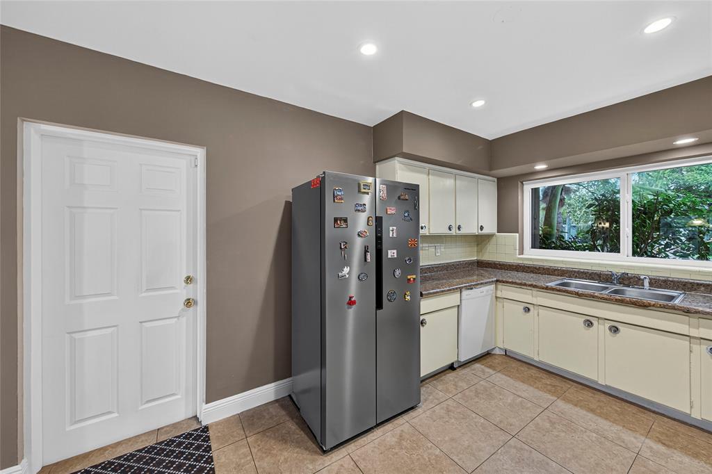 2750 Southeast 3rd Street Pompano Beach, FL 33062 - Photo 21 of 54