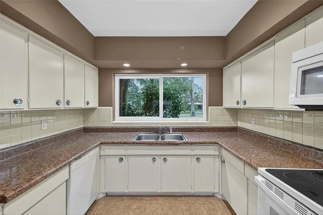 $4,200 | 2750 Southeast 3rd Street, Pompano Beach, FL 33062