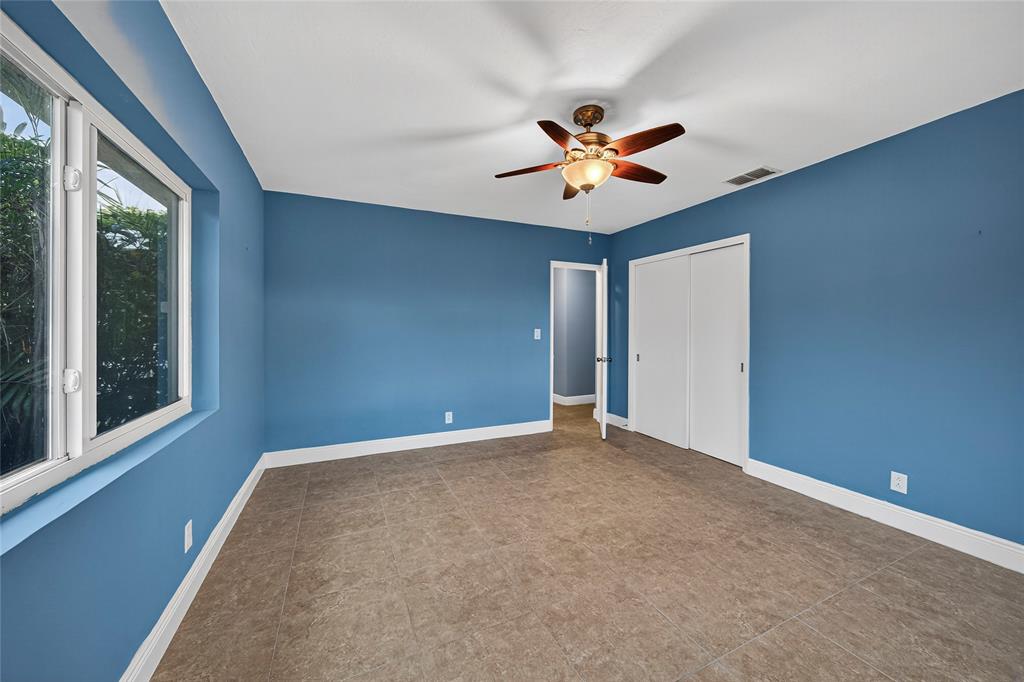 2750 Southeast 3rd Street Pompano Beach, FL 33062 - Photo 31 of 54