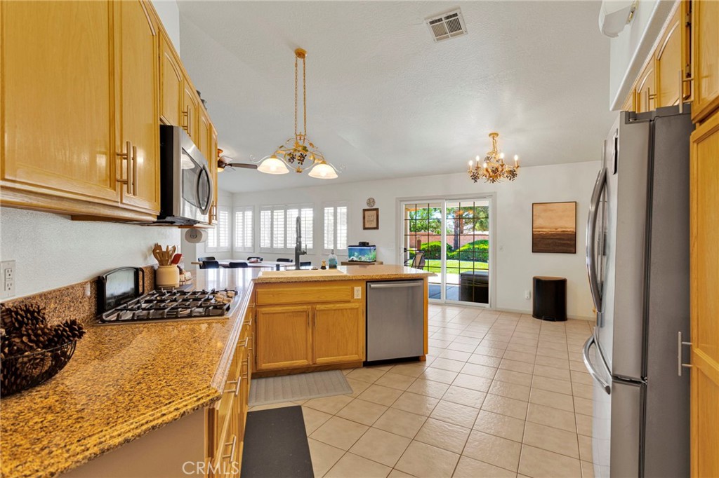 19581 Powhatan Road Apple Valley, CA 92308 - Photo 21 of 80