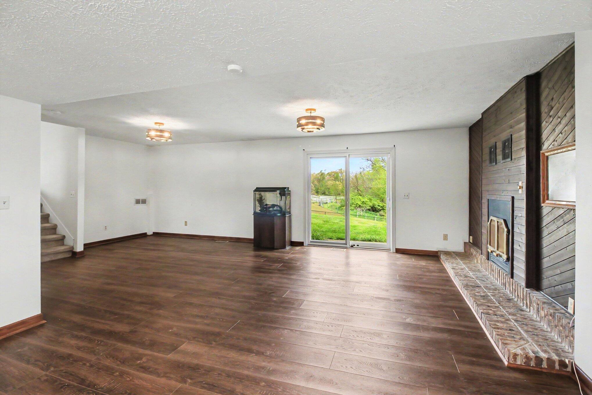 2536 West Coon Lake Road Howell, MI 48843 - Photo 19 of 35 010_file_1163