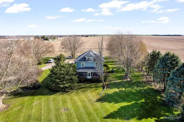 $750,000 | 510 East Plainfield West Road, Oswego, IL 60544