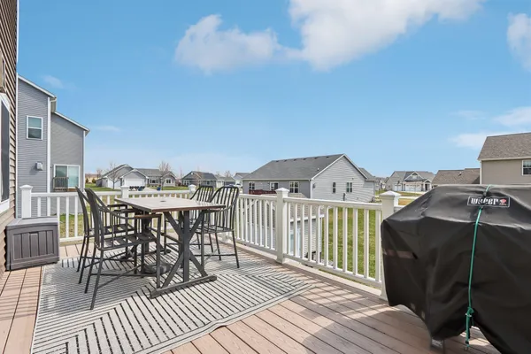 $587,500 | 526 Spur Road, Slinger, WI 53086