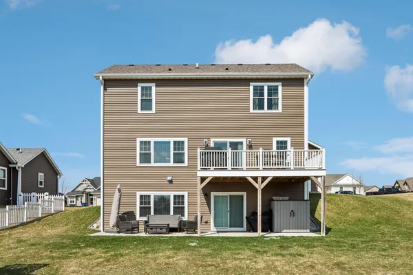 $587,500 | 526 Spur Road, Slinger, WI 53086