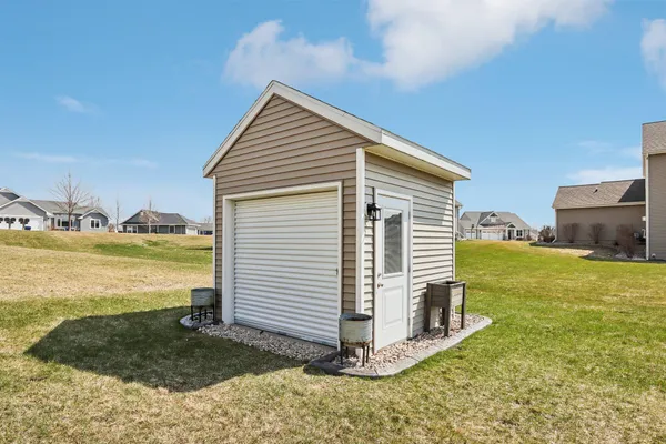 $587,500 | 526 Spur Road, Slinger, WI 53086