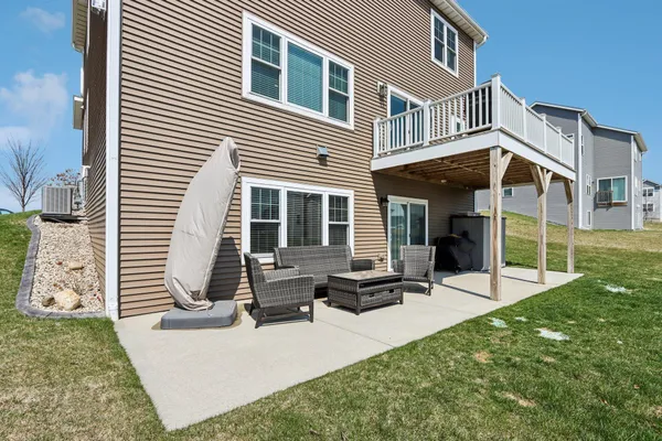$587,500 | 526 Spur Road, Slinger, WI 53086