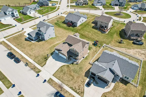 $587,500 | 526 Spur Road, Slinger, WI 53086
