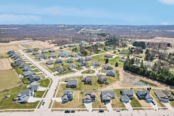 $587,500 | 526 Spur Road, Slinger, WI 53086