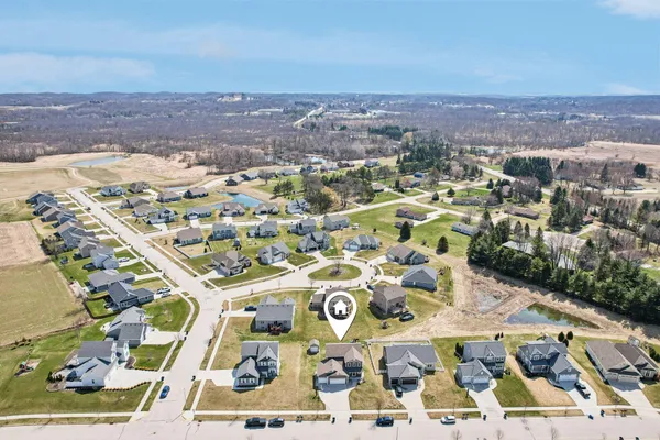 $587,500 | 526 Spur Road, Slinger, WI 53086