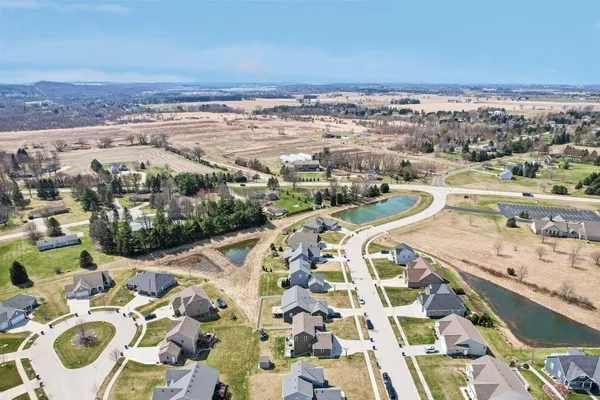 $587,500 | 526 Spur Road, Slinger, WI 53086