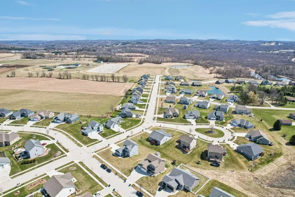 $587,500 | 526 Spur Road, Slinger, WI 53086