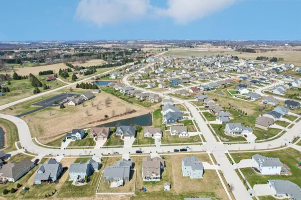 $587,500 | 526 Spur Road, Slinger, WI 53086