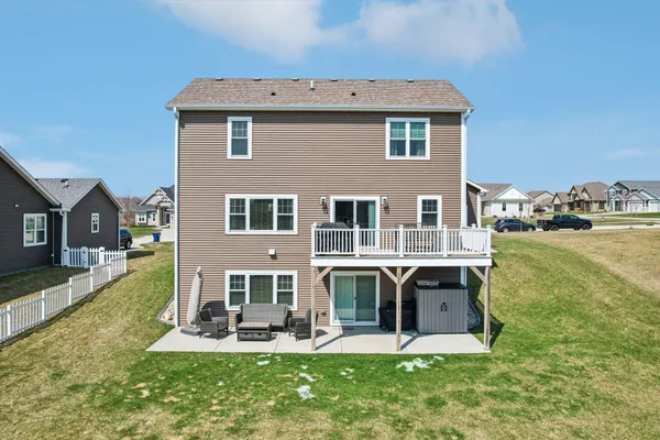 $587,500 | 526 Spur Road, Slinger, WI 53086