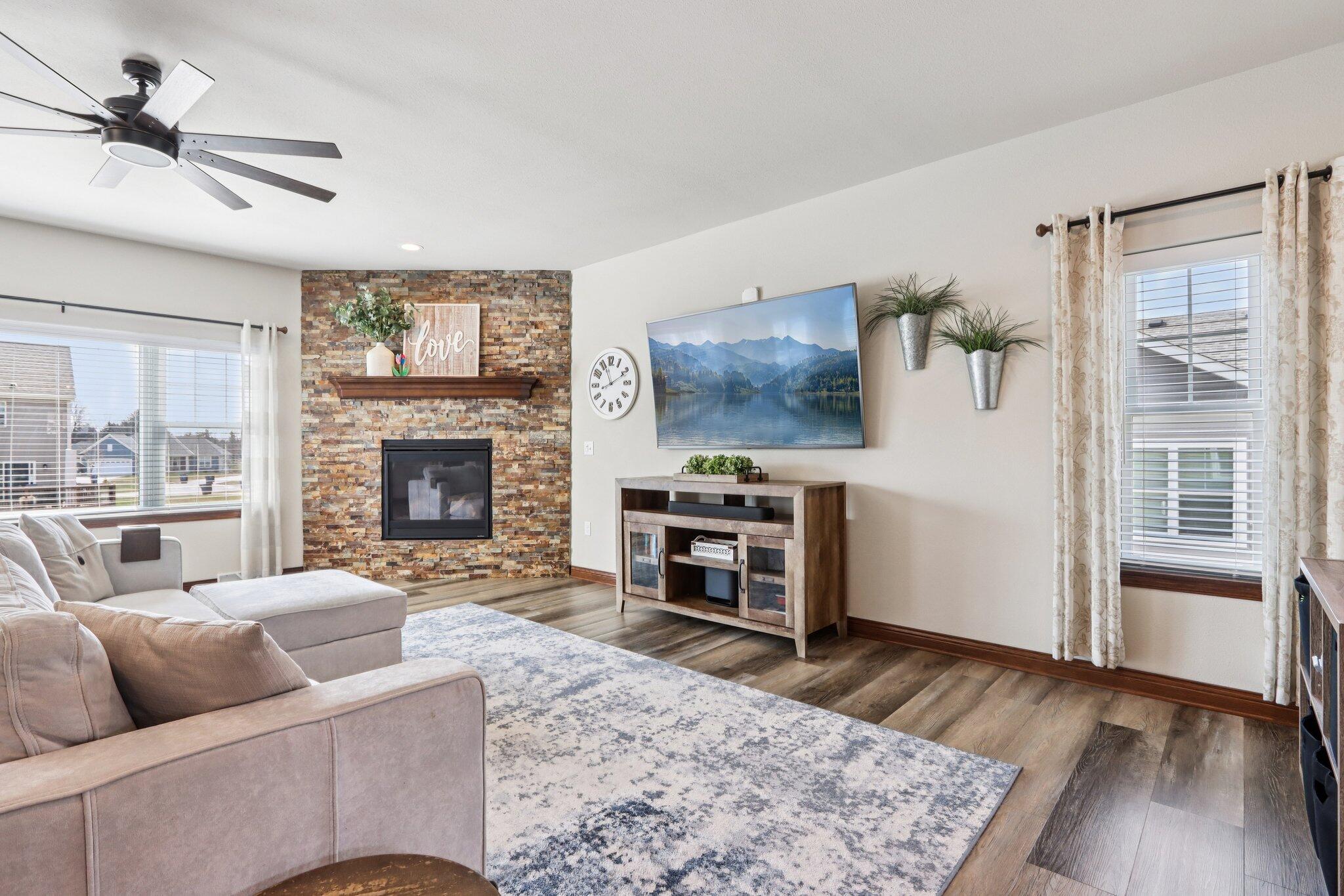 526 Spur Road Slinger, WI 53086 - Photo 5 of 74 10-web-or-mls-Spur Rd-S0904-010