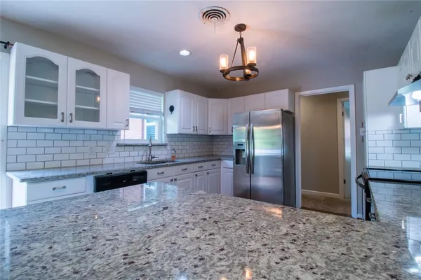 $2,075 | 3120 Covert Avenue, Fort Worth, TX 76133