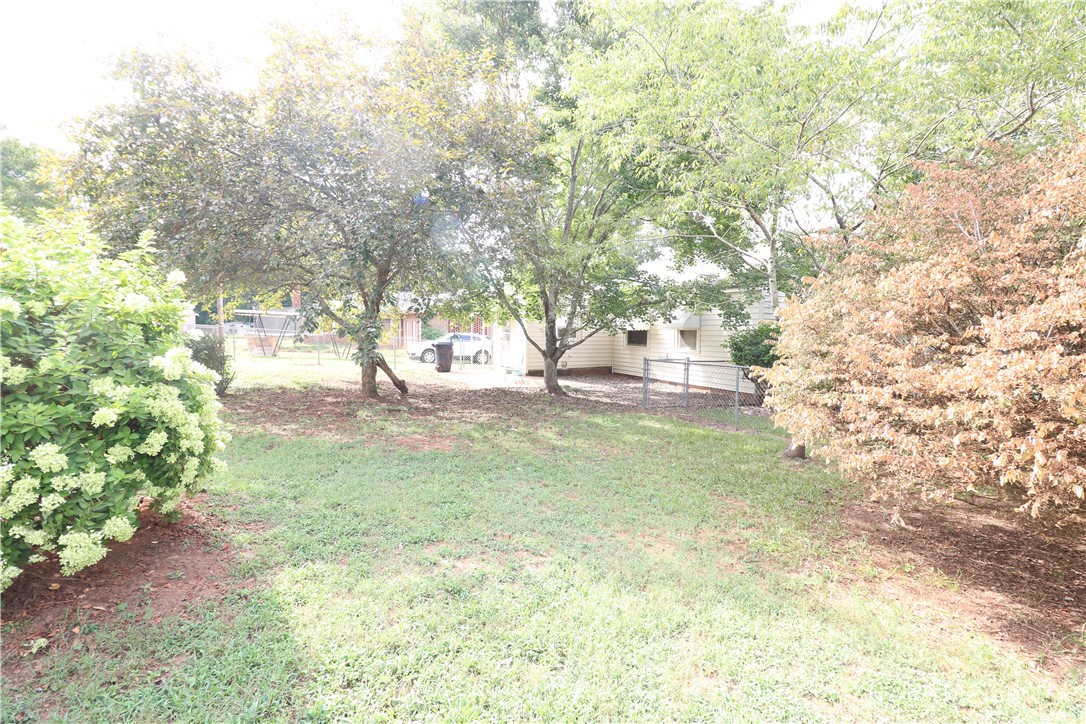 1008 Belhaven Road Anderson, SC 29621 - Photo 18 of 22 https://westernupstate.mlsmatrix.com/Matrix/MediaM