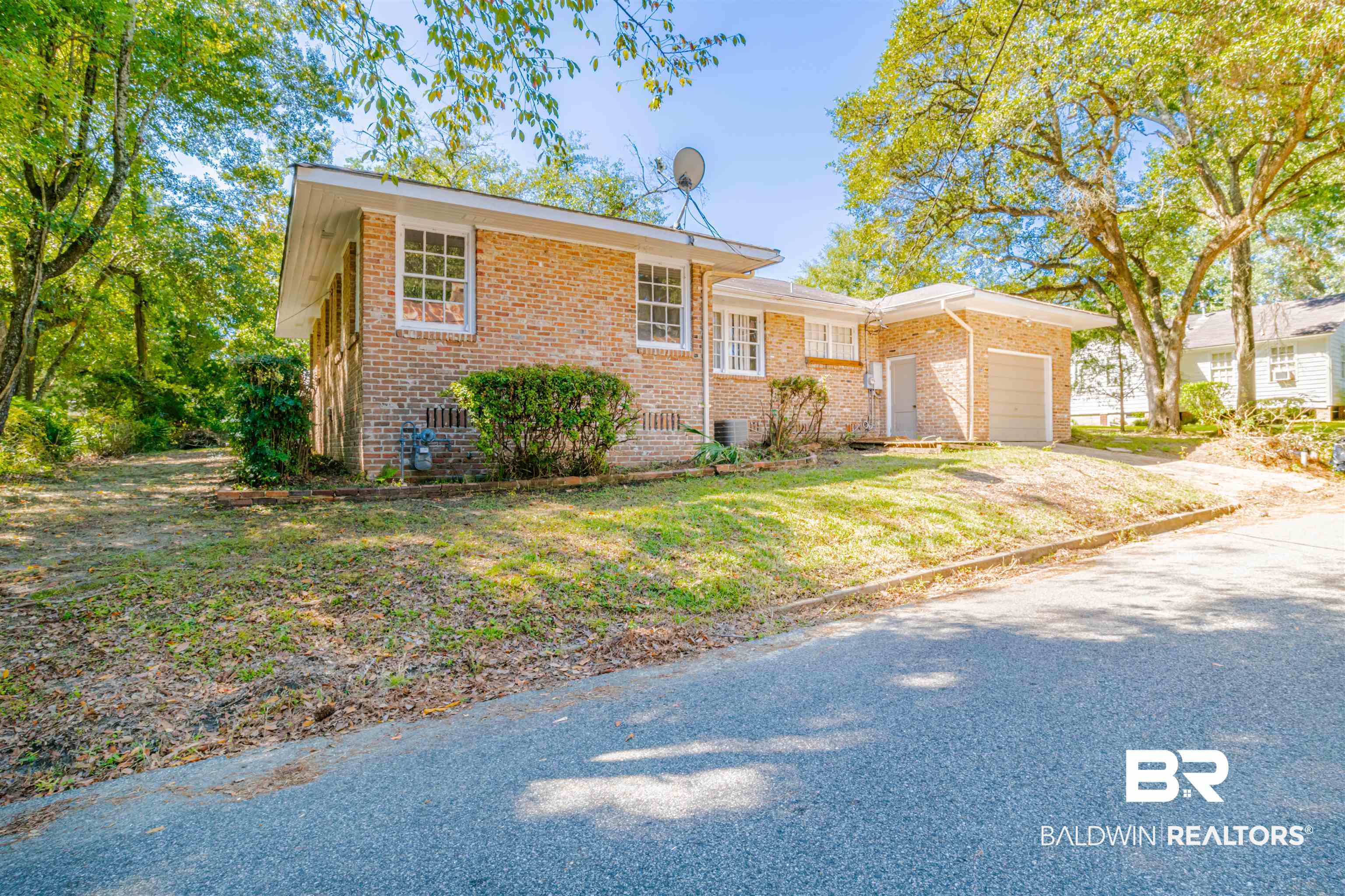 302 Northwest Boulevard Mobile, AL 36611 - Photo 7 of 28
