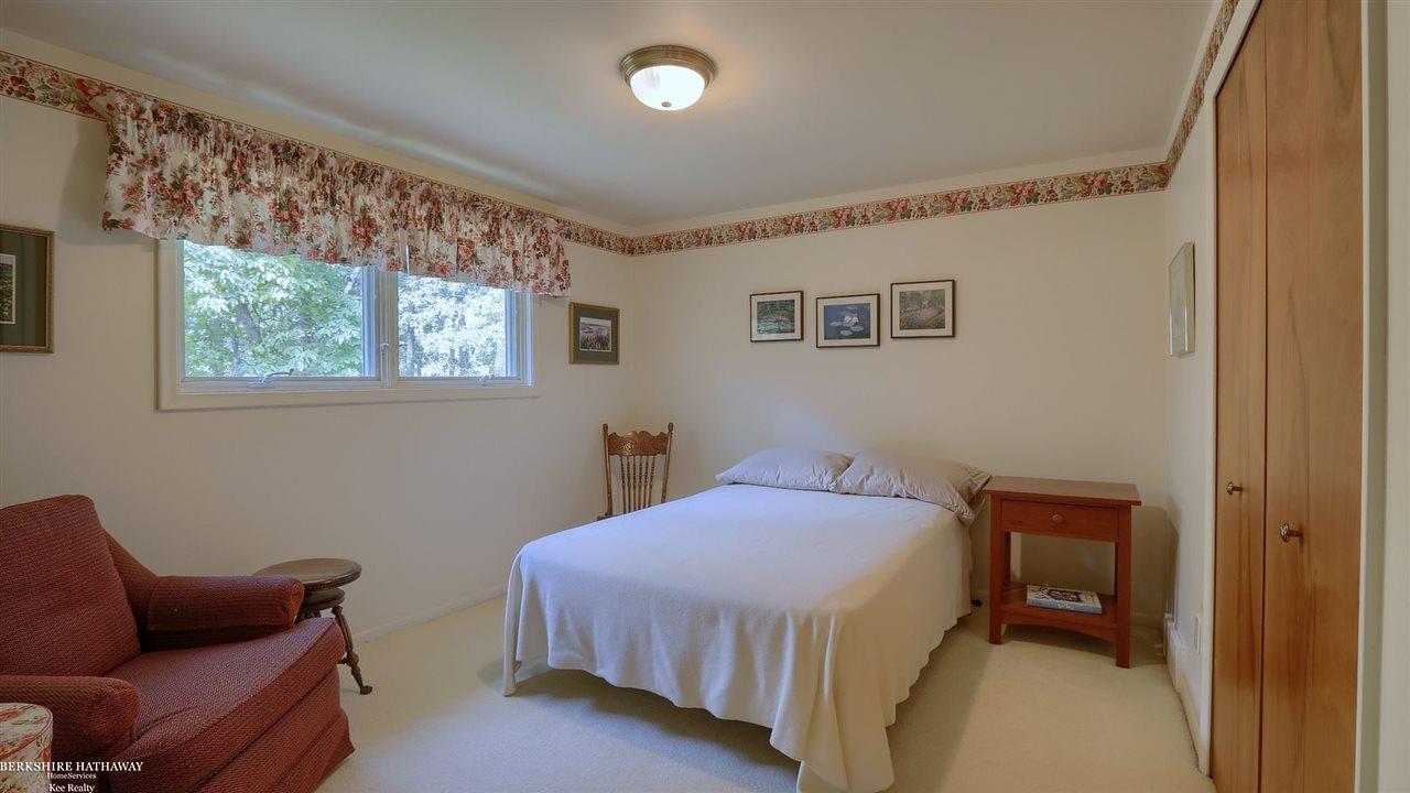 6010 Deguise Court Rochester, MI 48306 - Photo 21 of 31 4th Bedroom