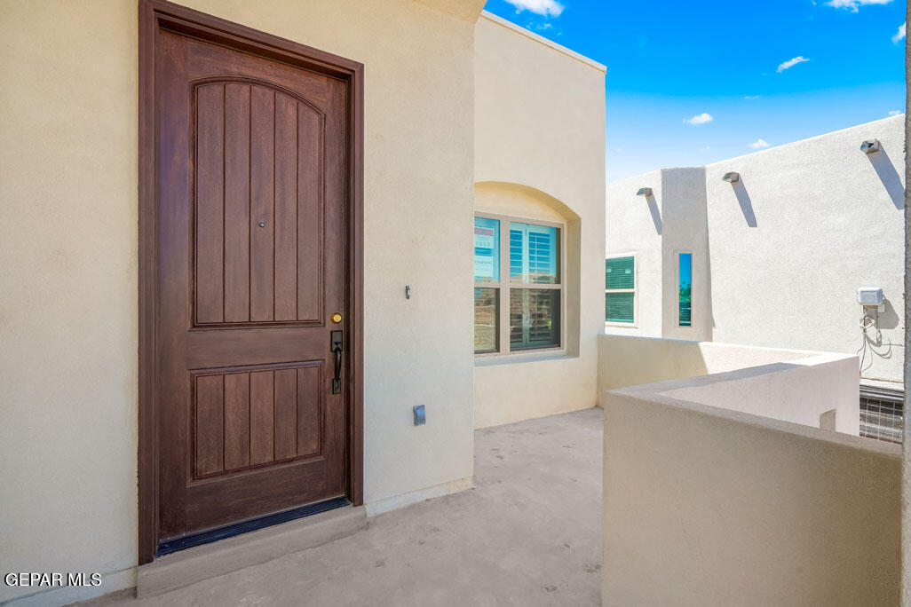 664 Paseo Musical Street El Paso, TX 79928 - Photo 6 of 50 a view of an entryway with furniture