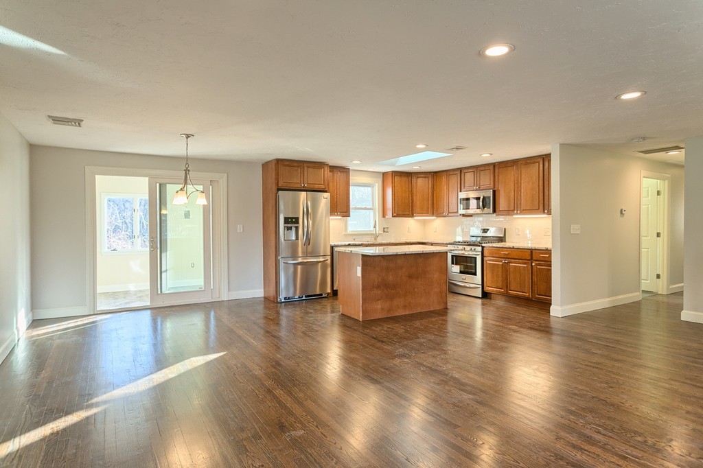 37 Knight Road Framingham, MA 01701 - Photo 3 of 20 Gallery Image 3