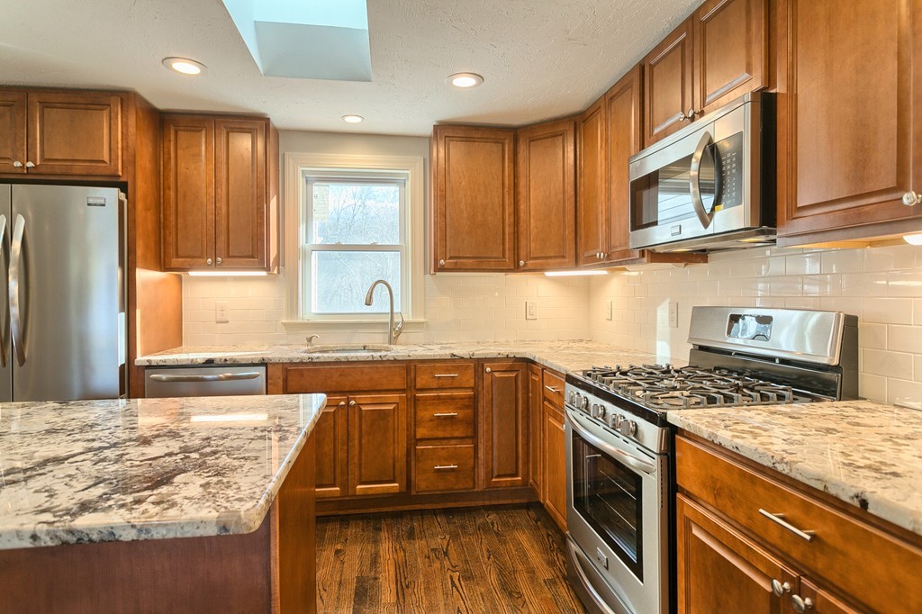37 Knight Road Framingham, MA 01701 - Photo 5 of 20 Gallery Image 5