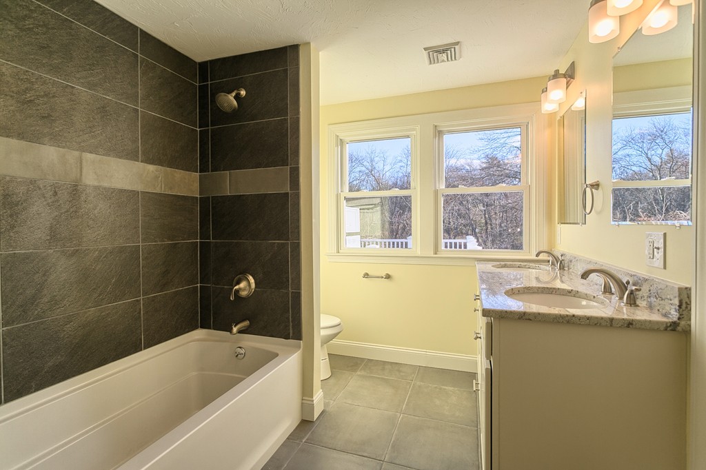 37 Knight Road Framingham, MA 01701 - Photo 9 of 20 Gallery Image 9