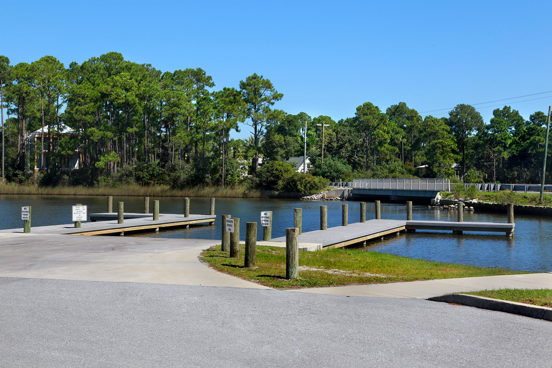 143 Pepper Tree Road Santa Rosa Beach, FL 32459 - Photo 25 of 28 a view of a house with swimming pool and sitting area