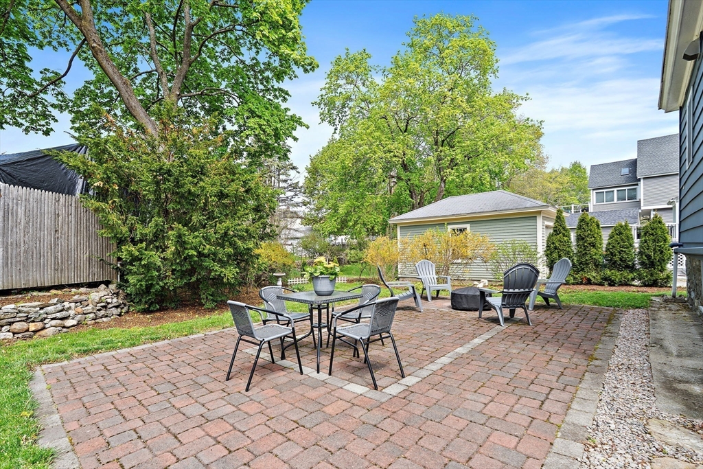 18 O'Neil Street Hudson, MA 01749 - Photo 4 of 40