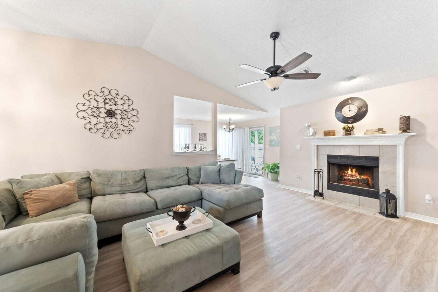 1504 Oakhill Road Gulf Breeze, FL 32563 - Photo 3 of 7