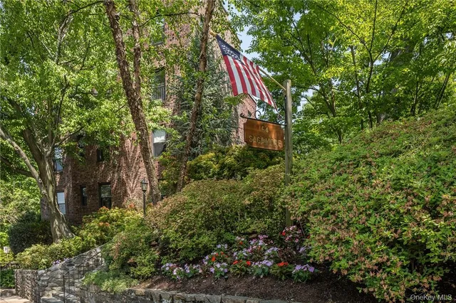 a view of a outdoor space