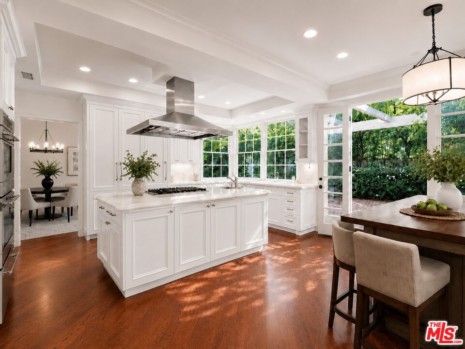 12386 Ridge Circle Los Angeles, CA 90049 - Photo 14 of 65